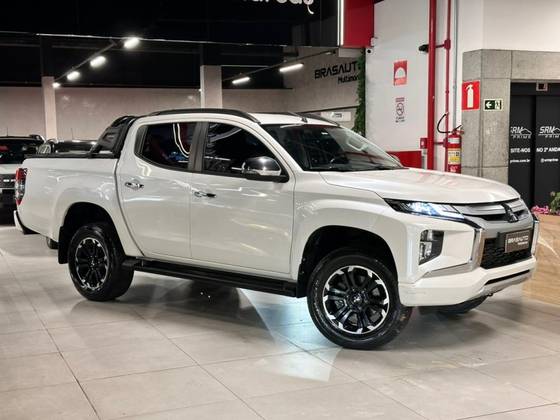 MITSUBISHI L200 TRITON 2.4 16V TURBO DIESEL SPORT HPE CD 4P 4X4 AUTOMÁTICO